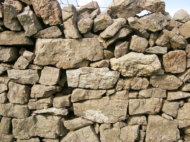 kamenny-mur-6